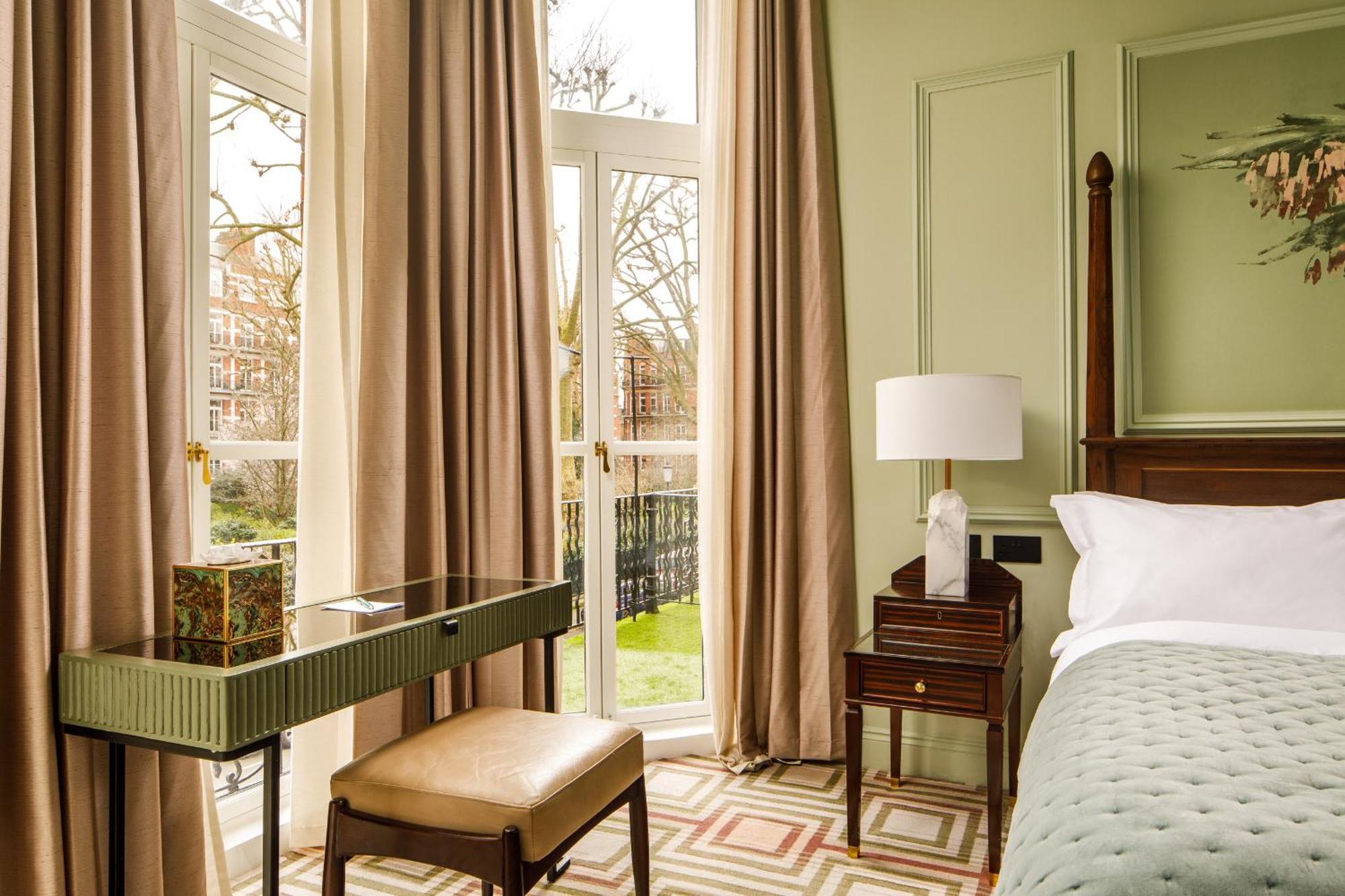 Ellen Kensington 5* London